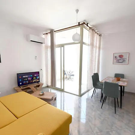 Nomadeblu Durrës